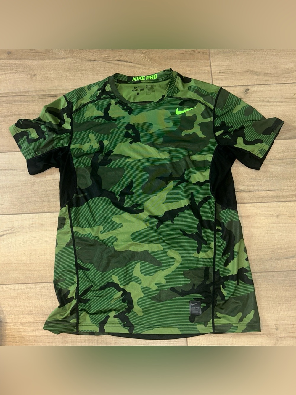 Nike Pro Hypercool Fitted Camoflauge Shirt Outdoors Running Vented Mesh Back L